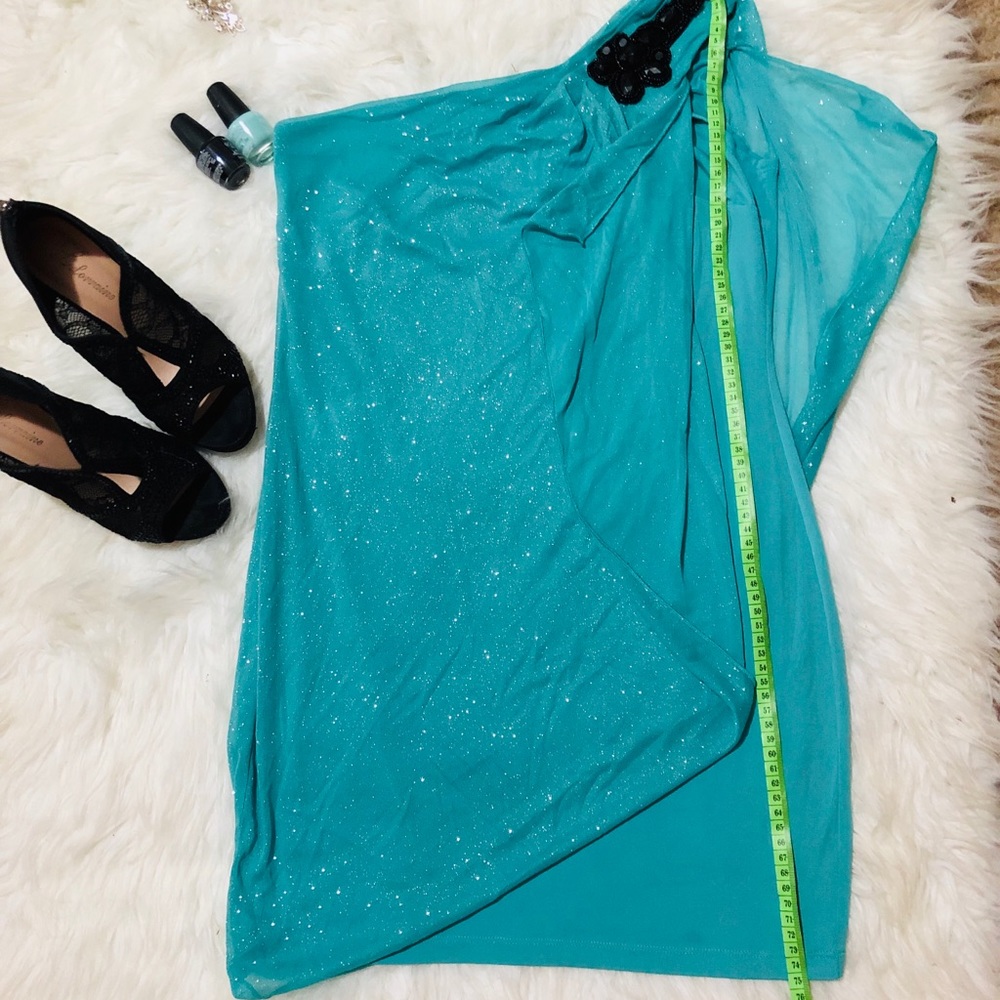 Dress - Picture 6 of 8